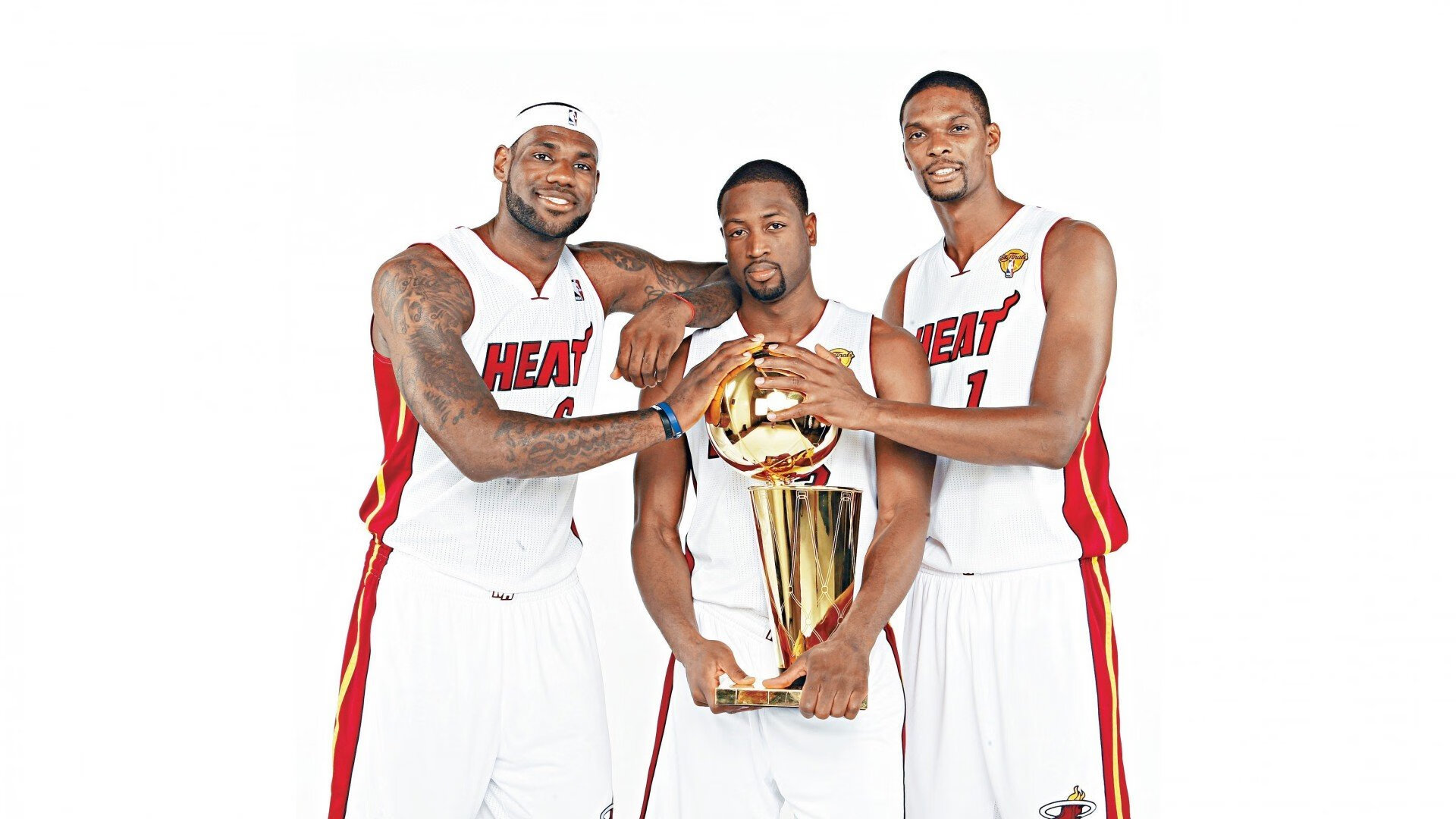 球场风采：运动员的场上风格与个人特色，描写球场上运动员风采